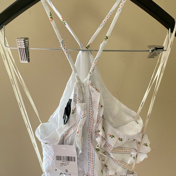 NWT Floral Romper size Small - Picture 3 of 3